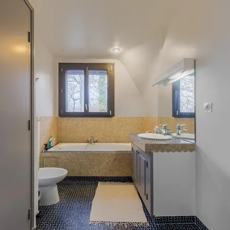 Дом отдыха Le Bois Fleuri - 7500 M² De Jardin
